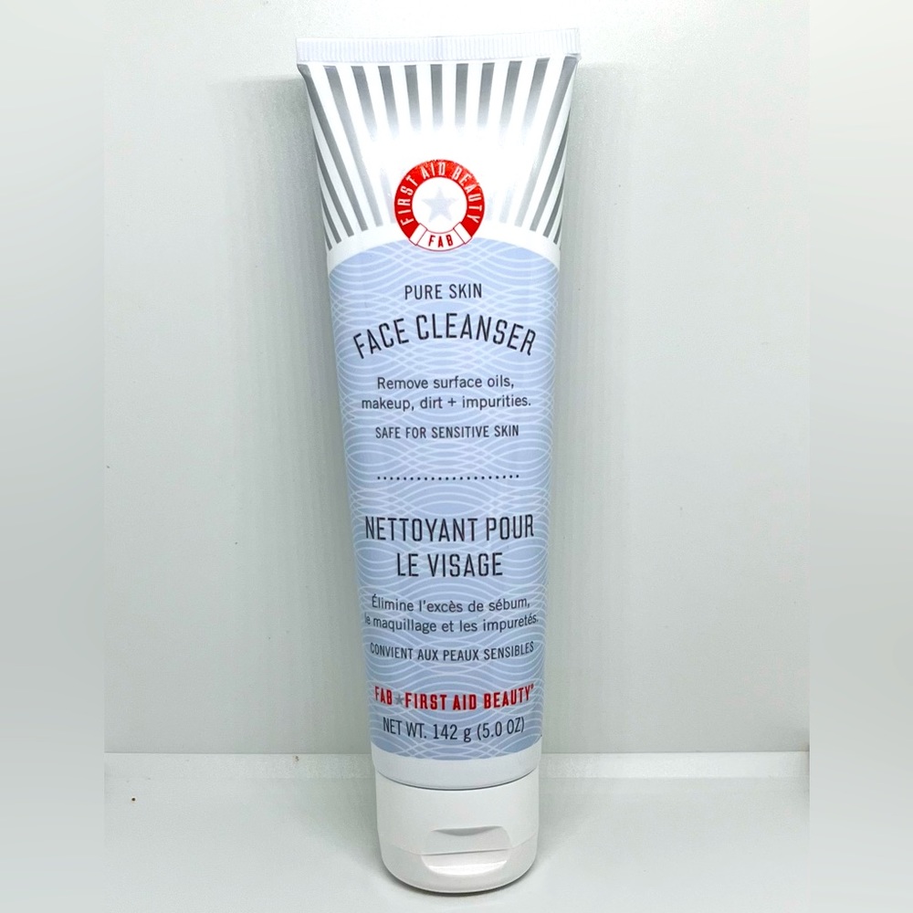 First Aid Beauty Face Cleanser • 5 fl oz | New!